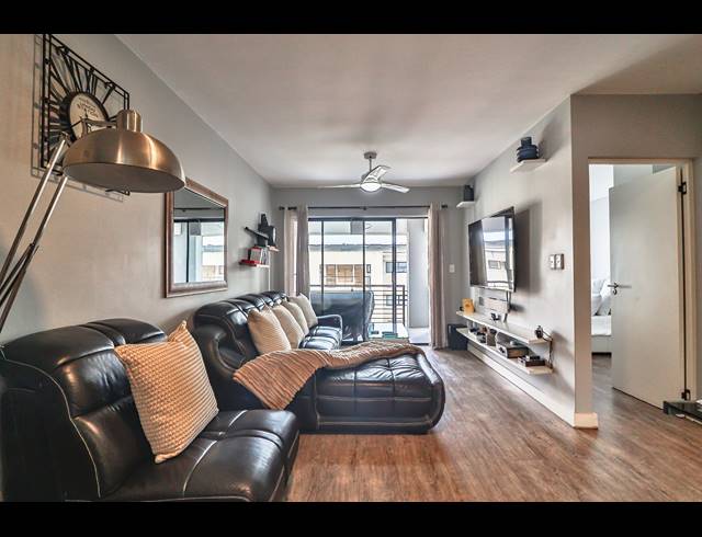 2 BEDROOM FLAT FOR SALE IN UMBOGINTWINI